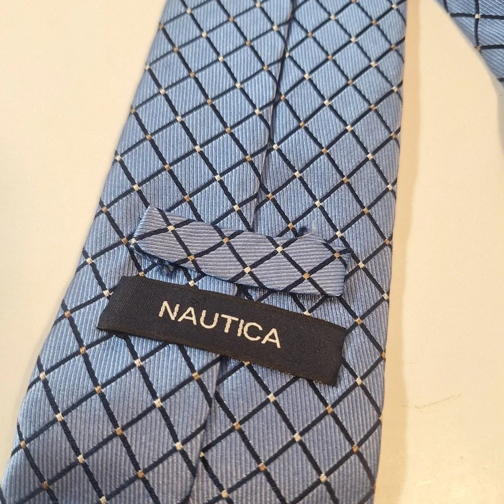 Nautica Silk Men's Woven Tie‎ Blue Black White Geometric Pattern Pointed Style